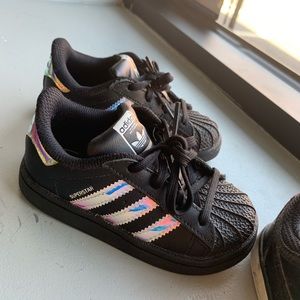Adidas hard tops w/iridescent stripe Toddler 6